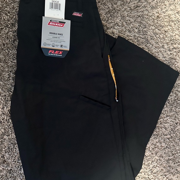 Dickies Men's Black Cargo Pants - Picture 1 of 3